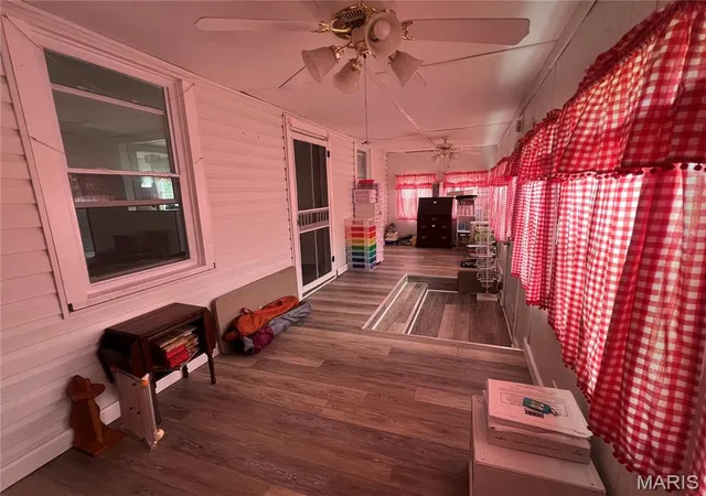 21st image of 1416 S Main St, Hillsboro, IL 62049 | MLS# MIS26052866