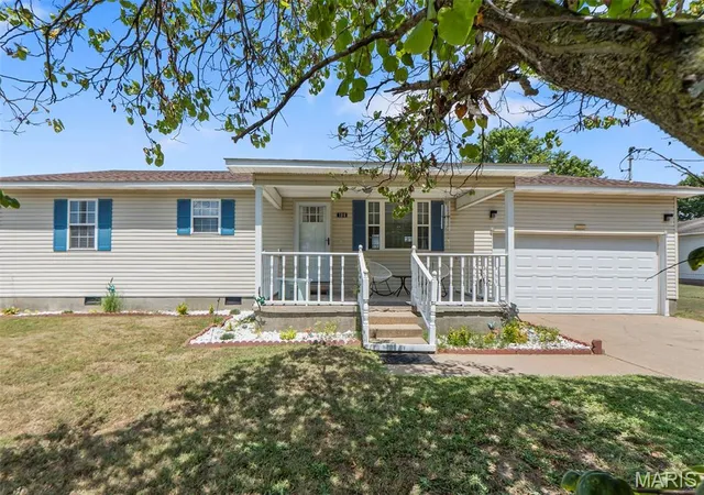 1st image of 100 Harris Dr, Sikeston, MO 63801 | MLS# MIS26052869