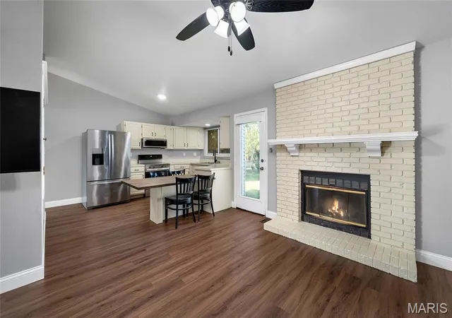 Photo 4 of Single family home for sale at 1157 Spencer Rd, Saint Peters, MO 63376 | MLS# MIS26052877 | Listing updated on 2026-09-13