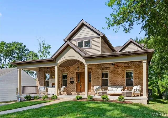 Photo 3 of Single family home for sale at 1219 Missouri Ave, Kirkwood, MO 63122 | MLS# MIS26052887 | Listing updated on 2026-10-04