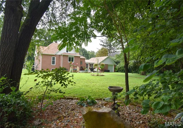 Photo 3 of Single family home for sale at 711 N Union, Staunton, IL 62088 | MLS# MIS26052891 | Listing updated on 2026-09-05