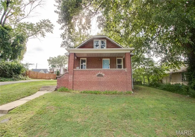 2nd image of 6 Rosa Ave, Godfrey, IL 62035 | MLS# MIS26052894
