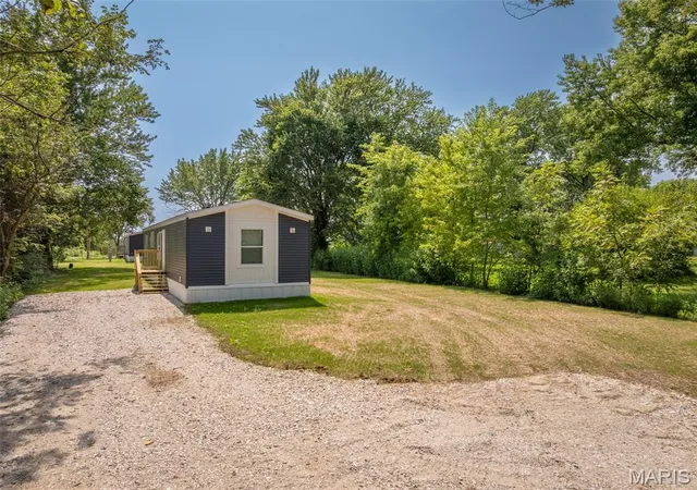 1st image of 140 Prairie St, Truxton, MO 63381 | MLS# MIS26052896