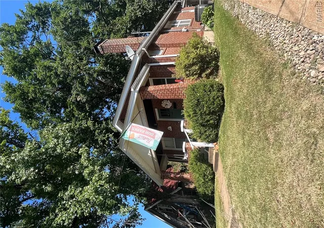 Photo 1 of Sale Pending at 421 Atalanta Ave, Saint Louis, MO 63119 | MLS# MIS26052910 | Listing updated on 2026-08-31