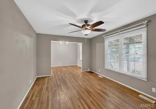 Photo 3 of Single family home for sale at 2952 New Castle Dr, Florissant, MO 63033 | MLS# MIS26052913 | Listing updated on 2026-09-17