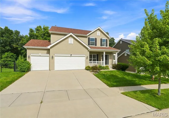Single family home for sale at 1278 Harvester Dr, Chesterfield, MO 63005 | MLS# MIS26052914