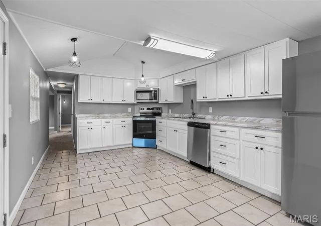 Photo 3 of Single family home for sale at 301 9th St, Park Hills, MO 63601 | MLS# MIS26052917 | Listing updated on 2026-09-24