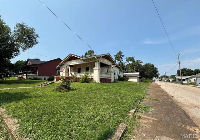 Photo 3 of Single family home for sale at 129 Church St, Bonne Terre, MO 63628 | MLS# MIS26052919 | Listing updated on 2026-08-20