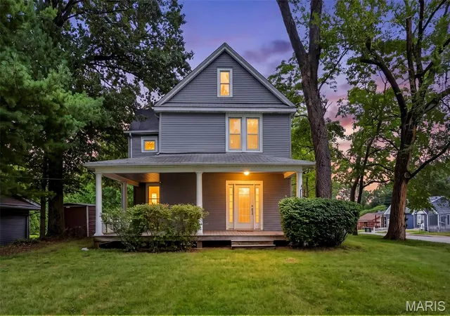 Photo 1 of Sale Pending at 2330 Ashby Rd, Saint Louis, MO 63114 | MLS# MIS26052926 | Listing updated on 2026-08-23