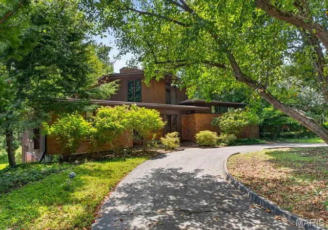 3rd image of 2 Villa Coublay, Saint Louis, MO 63131 | MLS# MIS26052927