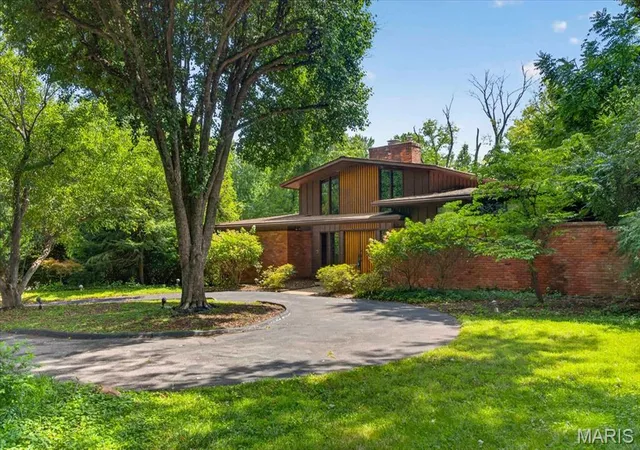 5th image of 2 Villa Coublay, Saint Louis, MO 63131 | MLS# MIS26052927