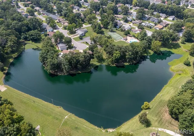 Photo 34 of Single family home for sale at 1 Oak Valley Dr, Saint Peters, MO 63376 | MLS# MIS26052928 | Listing updated on 2026-09-14