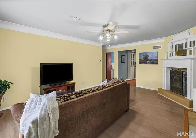 Photo 3 of Single family home for sale at 17 Westgate Dr, Granite City, IL 62040 | MLS# MIS26052933 | Listing updated on 2026-09-13