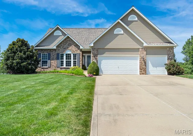 1st image of 831 Autumn Rise, Columbia, IL 62236 | MLS# MIS26052935
