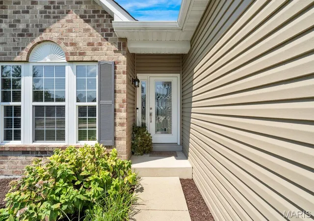 4th image of 831 Autumn Rise, Columbia, IL 62236 | MLS# MIS26052935