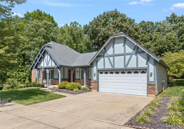 Photo 1 of Sale Pending at 71 Riverwood Estates Blvd, Hazelwood, MO 63031 | MLS# MIS26052942 | Listing updated on 2026-09-01