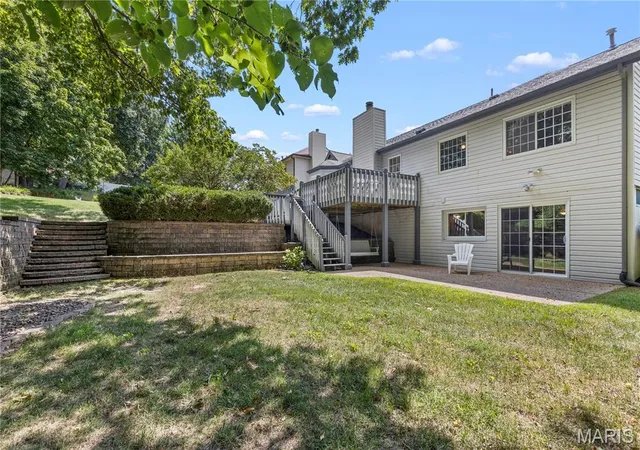 Photo 3 of Sale Pending at 71 Riverwood Estates Blvd, Hazelwood, MO 63031 | MLS# MIS26052942 | Listing updated on 2026-09-01