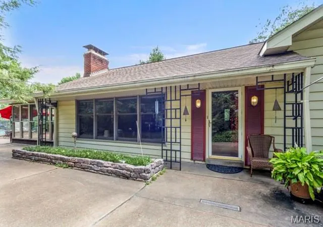 Photo 2 of Single family home for sale at 451 Lee Ave, Saint Louis, MO 63119 | MLS# MIS26052943 | Listing updated on 2026-09-04