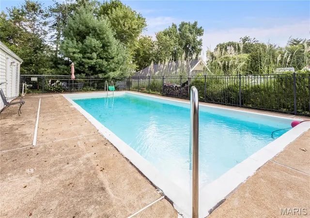Photo 4 of Single family home for sale at 451 Lee Ave, Saint Louis, MO 63119 | MLS# MIS26052943 | Listing updated on 2026-09-04