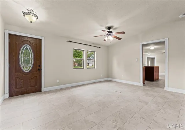 4th image of 100 W Kentucky St, Trenton, IL 62293 | MLS# MIS26052953