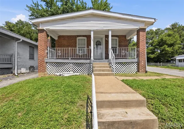 Photo 1 of Single family home for sale at 7001 Edison Ave, Saint Louis, MO 63121 | MLS# MIS26052956 | Listing updated on 2026-08-17