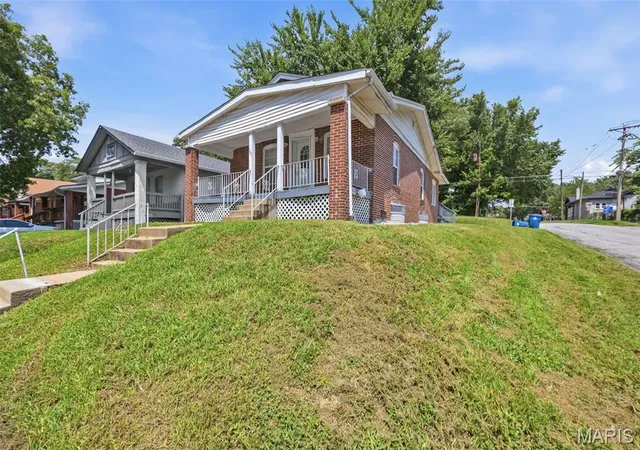 Photo 3 of Single family home for sale at 7001 Edison Ave, Saint Louis, MO 63121 | MLS# MIS26052956 | Listing updated on 2026-08-17