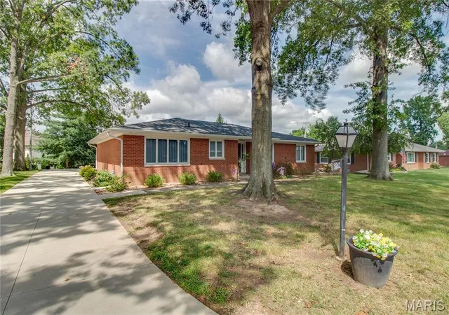 2nd image of 3212 Morkel Dr, Godfrey, IL 62035 | MLS# MIS26052976
