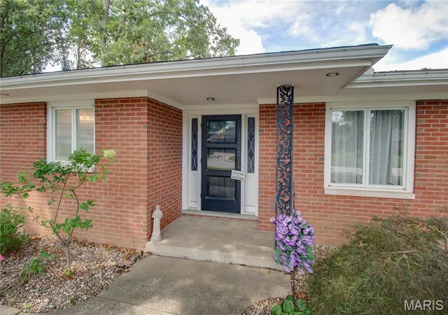 5th image of 3212 Morkel Dr, Godfrey, IL 62035 | MLS# MIS26052976