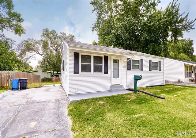 2nd image of 2350 Grants Pkwy, Florissant, MO 63031 | MLS# MIS26052986