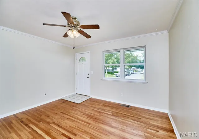 Photo 3 of Sale Pending at 2350 Grants Pkwy, Florissant, MO 63031 | MLS# MIS26052986 | Listing updated on 2026-09-02