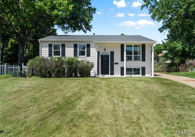 Photo 2 of Single family home for sale at 4119 Diebold Ct, Saint Louis, MO 63125 | MLS# MIS26052994 | Listing updated on 2026-08-24