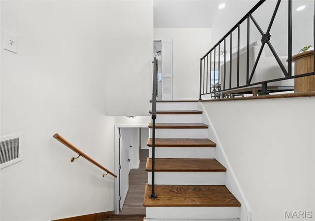 Photo 4 of Single family home for sale at 4119 Diebold Ct, Saint Louis, MO 63125 | MLS# MIS26052994 | Listing updated on 2026-08-24