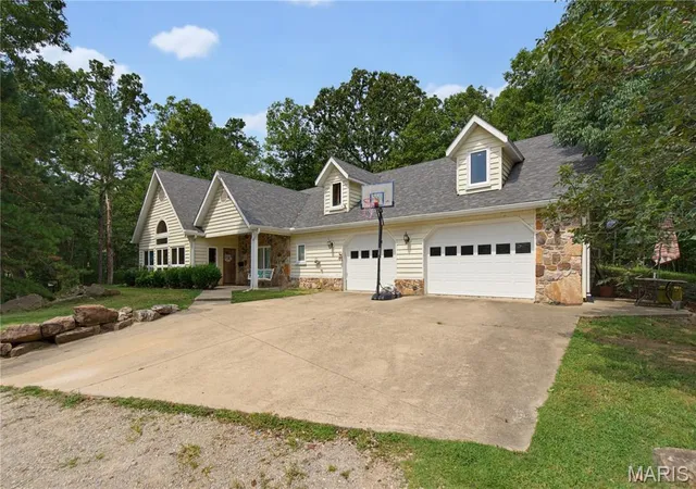 Photo 3 of Sale Pending at 897 Hwy Tt, Poplar Bluff, MO 63901 | MLS# MIS26052997 | Listing updated on 2026-09-01