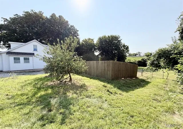 2nd image of 4510 18 Green Park Rd, St Louis, MO 63123 | MLS# MIS26053002