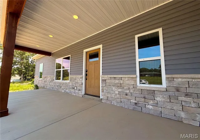 Photo 3 of Single family home for sale at 552 Hawthorn Lane, Sullivan, MO 63080 | MLS# MIS26053009 | Listing updated on 2026-09-03