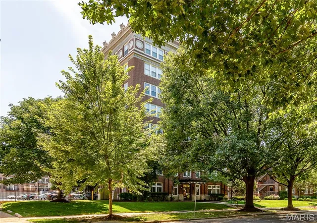 Photo 2 of Condo for sale at 5330 Pershing #706, St Louis, MO 63112 | MLS# MIS26053025 | Listing updated on 2026-09-22