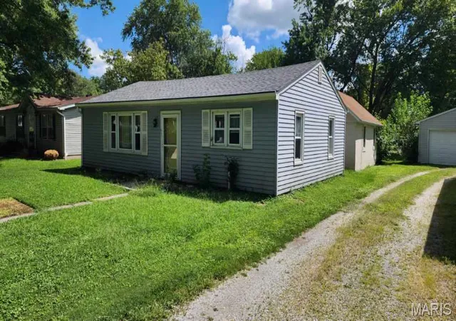 1st image of 931 Saint Clair St, O'fallon, IL 62269 | MLS# MIS26053028