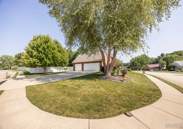 Photo 2 of Single family home for sale at 132 Callaway Ct, O'fallon, IL 62269 | MLS# MIS26053037 | Listing updated on 2026-09-13
