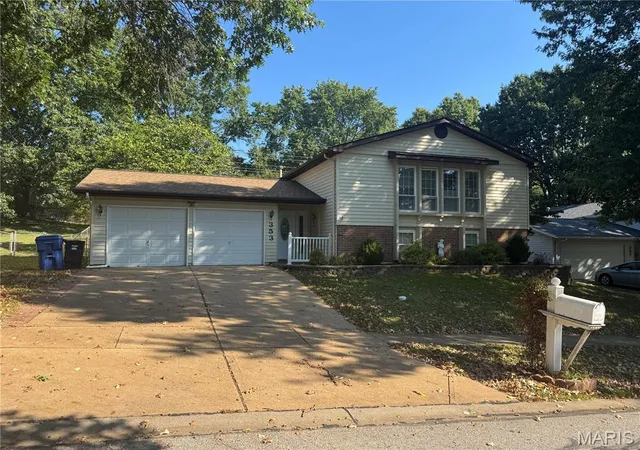 Single family home for sale at 353 Bellestri Dr, Ballwin, MO 63021 | MLS# MIS26053038