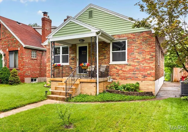 Photo 2 of Sale Pending at 5305 Reber Pl, Saint Louis, MO 63139 | MLS# MIS26053044 | Listing updated on 2026-08-23