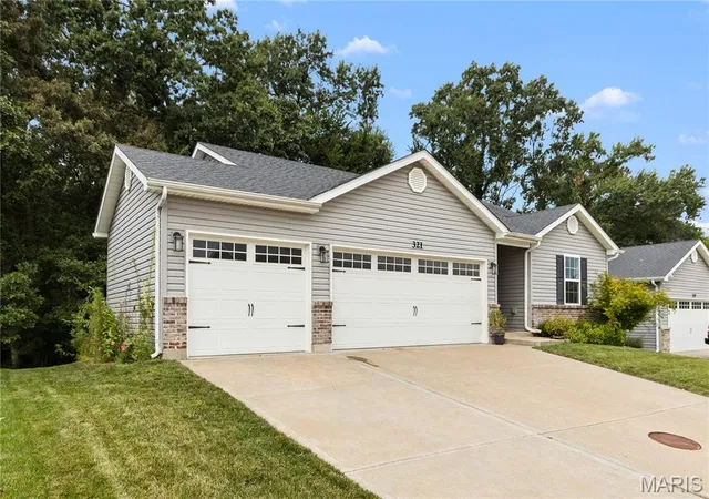 Photo 2 of Sale Pending at 321 Touchdown Dr, Foristell, MO 63348 | MLS# MIS26053061 | Listing updated on 2026-08-21