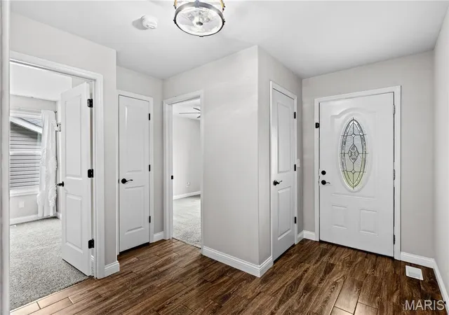 Photo 3 of Sale Pending at 321 Touchdown Dr, Foristell, MO 63348 | MLS# MIS26053061 | Listing updated on 2026-08-21