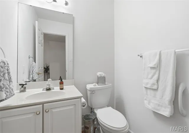 Photo 3 of Sale Pending at 845 Braefield Ct, Chesterfield, MO 63017 | MLS# MIS26053062 | Listing updated on 2026-08-31