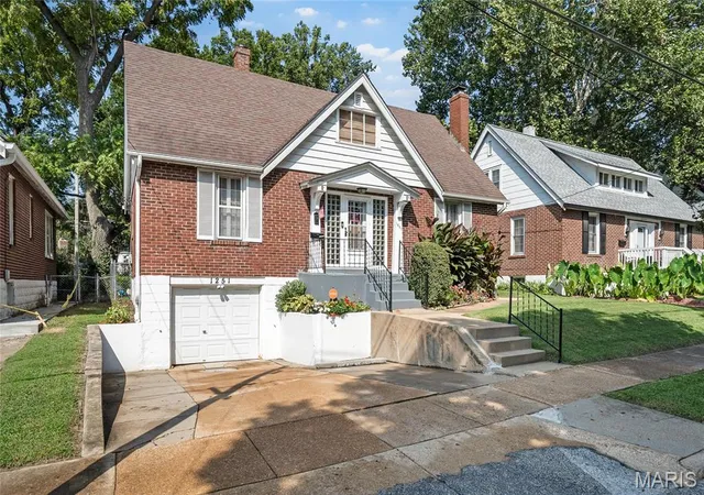 Photo 1 of Single family home for sale at 1251 Hafner Pl, Saint Louis, MO 63130 | MLS# MIS26053068 | Listing updated on 2026-09-21