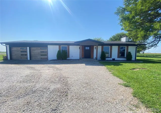 4th image of 11138 State Route 161, Mascoutah, IL 62258 | MLS# MIS26053070