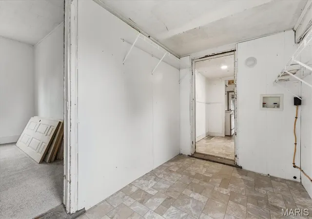 Photo 3 of Single family home for sale at 409 S Washington St, Trenton, IL 62293 | MLS# MIS26053072 | Listing updated on 2026-09-23