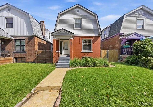Photo 1 of Sale Pending at 4325 Wyoming St, St Louis, MO 63116 | MLS# MIS26053073 | Listing updated on 2026-08-23