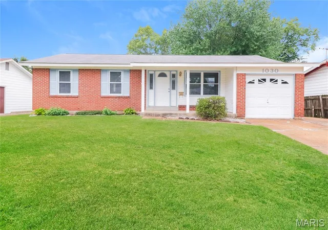 Photo 1 of Single family home for sale at 1030 Lees Ln, Florissant, MO 63031 | MLS# MIS26053093 | Listing updated on 2026-10-15