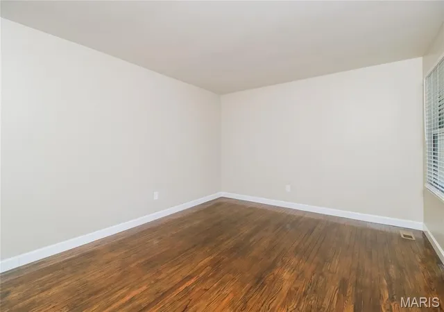Photo 3 of Single family home for sale at 1030 Lees Ln, Florissant, MO 63031 | MLS# MIS26053093 | Listing updated on 2026-10-15