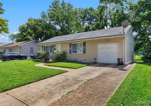 Photo 2 of Single family home for sale at 9242 Leamont Dr, Saint Louis, MO 63136 | MLS# MIS26053094 | Listing updated on 2026-08-26